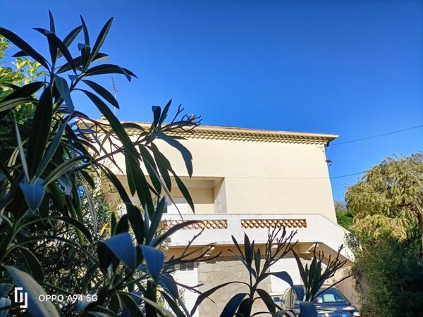 À vendre - Maison individuelle, 5 pièces située à Aubenas (07200)