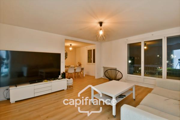 Appartement T4 lumineux avec balcon, et stationnement privatif