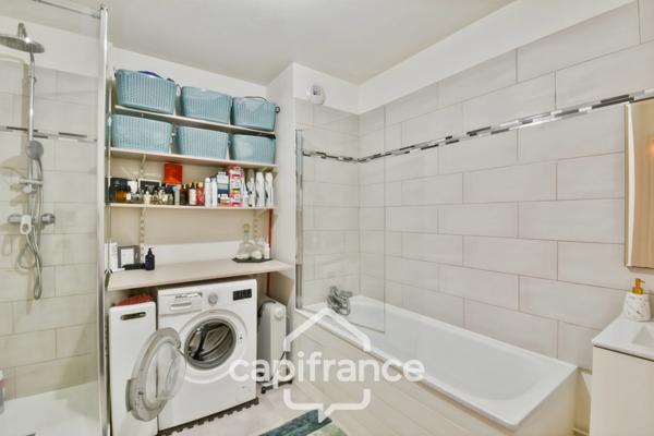 Appartement T4 lumineux avec balcon, et stationnement privatif