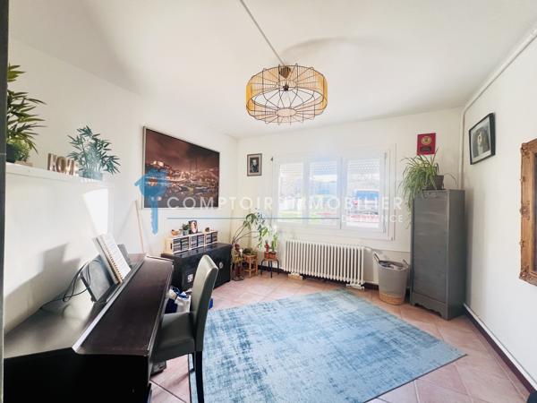 Maison
                                                                                                                                                                                                                                                                                                                        6 pièce(s)                                                                                                                                                                                                          4 chambre(s)                                                                                                                                                                                                          121.15  m²