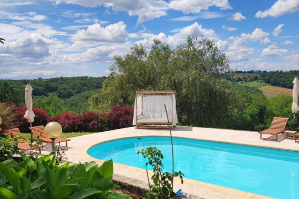 Brassac (82190) Maison de campagne avec piscine et grange et gîte