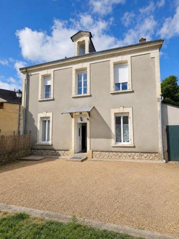 Maison T6 –Centre-village proche Noyant-Villages