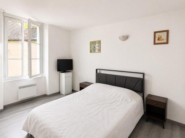 Maison T6 –Centre-village proche Noyant-Villages