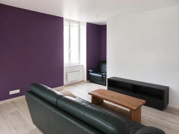 Maison T6 –Centre-village proche Noyant-Villages