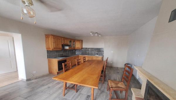 Maison T6 –Centre-village proche Noyant-Villages