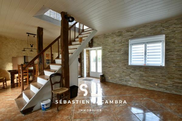 Lédergues (12170) Maison en pierre rénovée – 5 pièces – Piscine avec dôme – Terrain arboré