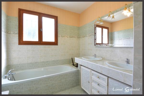 Maison à vendre de plain 3 chambres en bordure de le Dordogne sur la commune de PORT SAINTE FOY ET PONCHAPT (24)