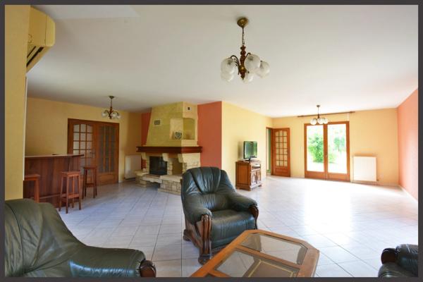 Maison à vendre de plain 3 chambres en bordure de le Dordogne sur la commune de PORT SAINTE FOY ET PONCHAPT (24)