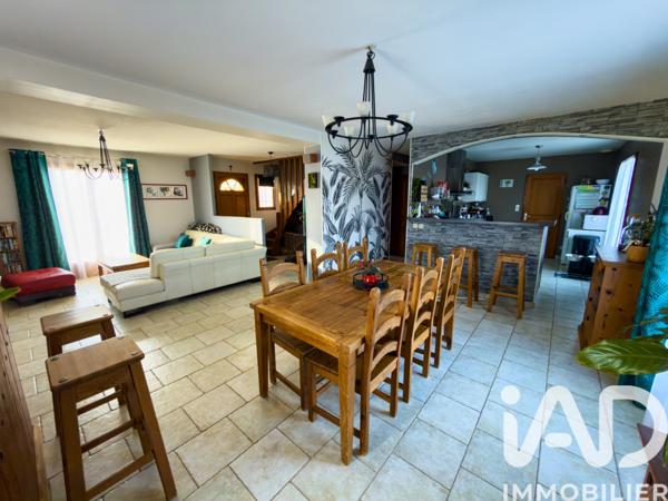 Maison à vendre 5 pièces 133 m² Sainte-Croix-sur-Buchy