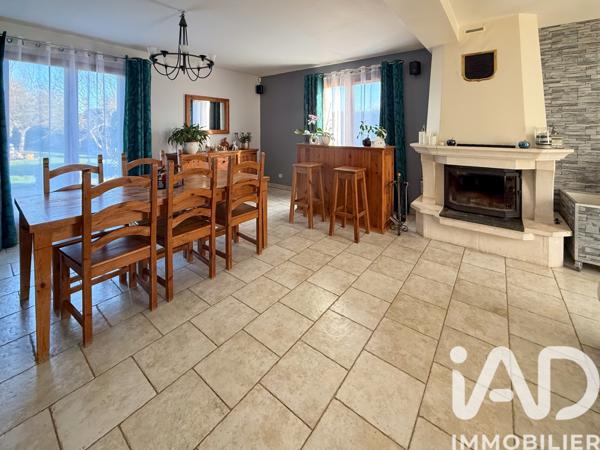 Maison à vendre 5 pièces 133 m² Sainte-Croix-sur-Buchy
