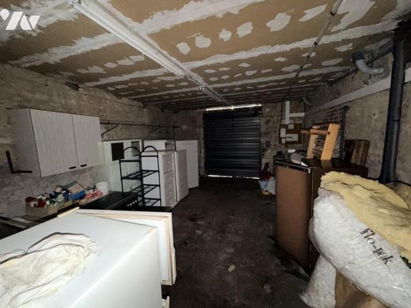 Bayeux centre – Maison bourgeoise en pierres, dépendance, jardin 975 m²