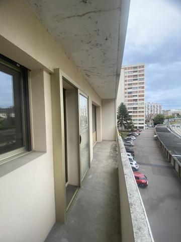 Appartement
         3 pièces
        - 84 m² Exclusivité 169 000 € *