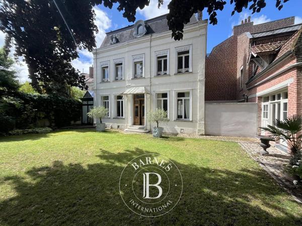 Douai, Maison de ville 4 Chambres -  240 m² à vendre