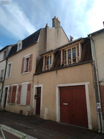 Maison de ville à vendre à Cosne-Cours-sur-Loire dans la Nièvre (58200), ref : ST 244