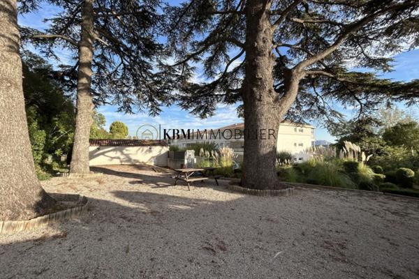 APPARTEMENT RECENT DE 65M2 -VUE DEGAGEE - CHATEAU-GOMBERT