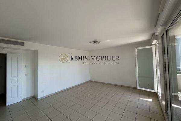 APPARTEMENT RECENT DE 65M2 -VUE DEGAGEE - CHATEAU-GOMBERT