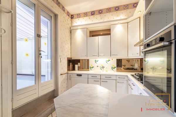 Villefranche Villa Années 1930 , double acces atelier de plain pied de 75m²