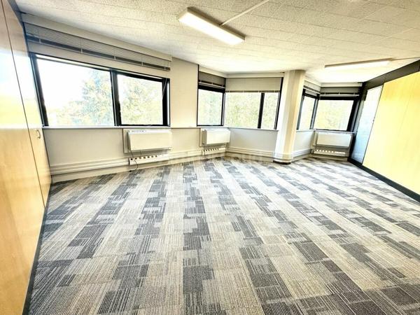 BUREAUX à LOUER de 342 m²