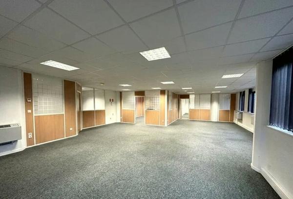 BUREAUX à LOUER de 342 m²