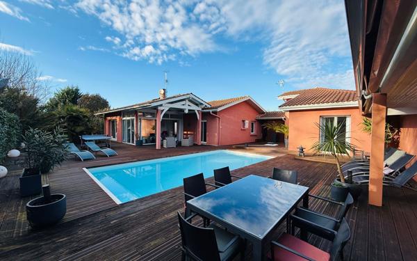 Maison à vendre    7 pièces • 222,07 m2 Saint-Vincent-de-Tyrosse