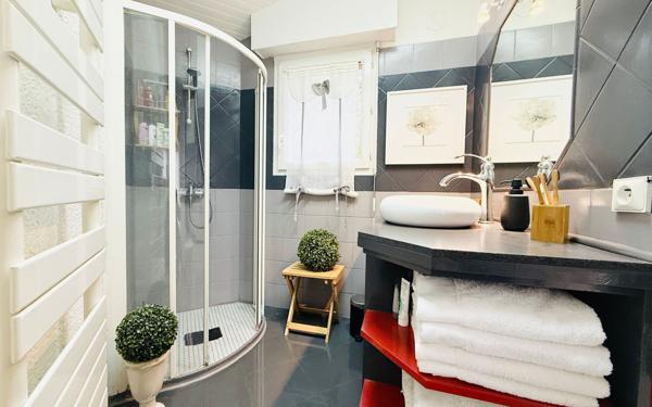 Maison à vendre    7 pièces • 222,07 m2 Saint-Vincent-de-Tyrosse