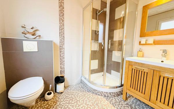 Maison à vendre    7 pièces • 222,07 m2 Saint-Vincent-de-Tyrosse