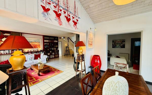 Maison à vendre    7 pièces • 222,07 m2 Saint-Vincent-de-Tyrosse