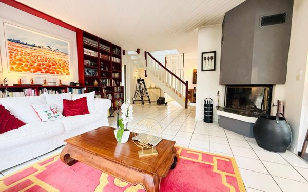 Maison à vendre    7 pièces • 222,07 m2 Saint-Vincent-de-Tyrosse