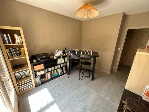 Maison 8 pièce(s) 5 chambre(s) 205 m²