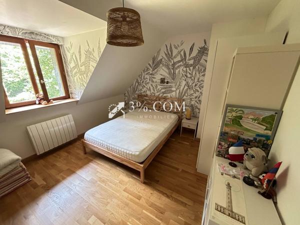 Maison 8 pièce(s) 5 chambre(s) 205 m²