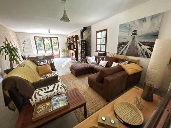 Maison 8 pièce(s) 5 chambre(s) 205 m²