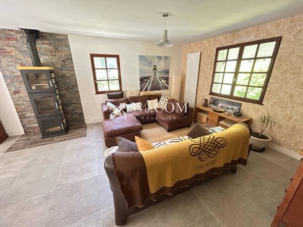 Maison 8 pièce(s) 5 chambre(s) 205 m²