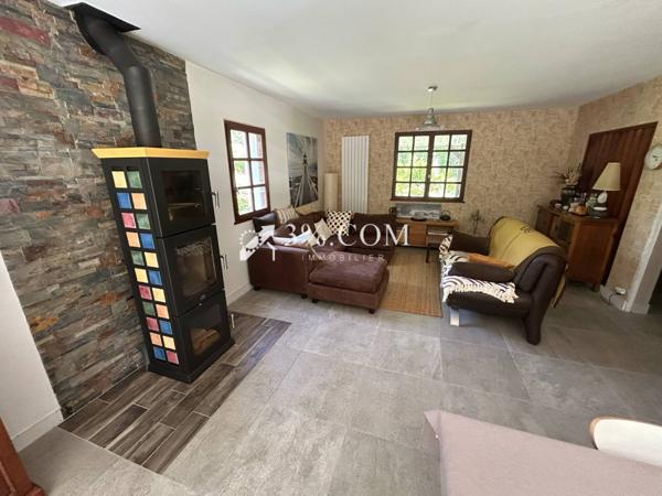 Maison 8 pièce(s) 5 chambre(s) 205 m²