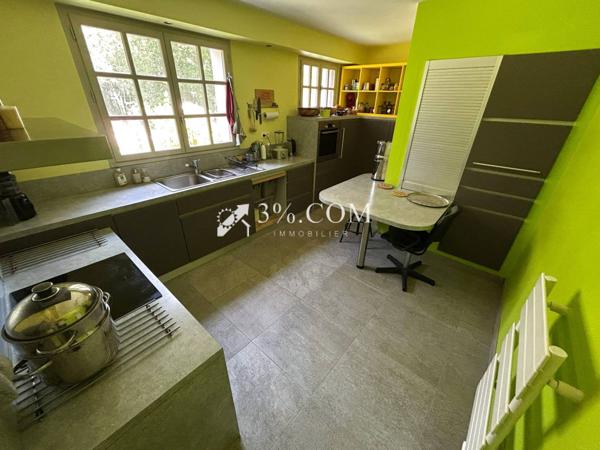 Maison 8 pièce(s) 5 chambre(s) 205 m²