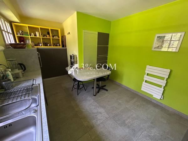 Maison 8 pièce(s) 5 chambre(s) 205 m²