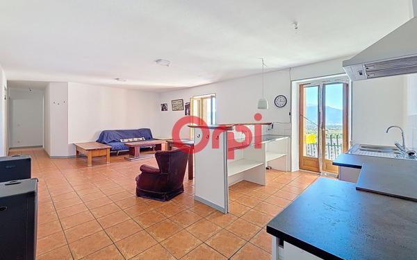 Appartement à vendre    4 pièces • 112 m2 Enveitg