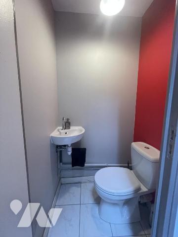 Locminé, local professionnel en centre-ville