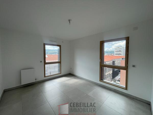 Appartement T4 récent - Jardin Lecoq - garage et cave