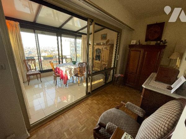 T2 C.FLAMARION/LONGHAMP 13004,  dernier étage 9° , surf: 67m²+ terrasse 12m² et balcon mer et ville