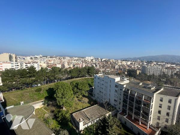 T2 C.FLAMARION/LONGHAMP 13004,  dernier étage 9° , surf: 67m²+ terrasse 12m² et balcon mer et ville