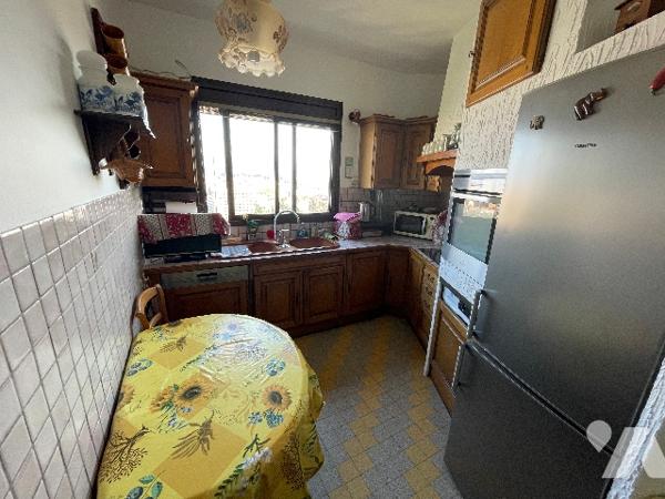 T2 C.FLAMARION/LONGHAMP 13004,  dernier étage 9° , surf: 67m²+ terrasse 12m² et balcon mer et ville