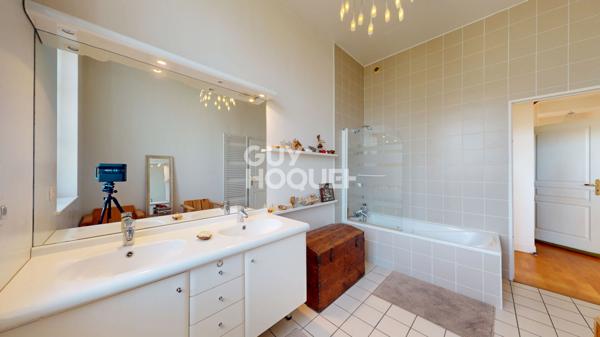 RARE COEUR DE ST CYR SUR LOIRE