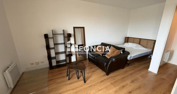 Location Studio meublé 28.15 m² - Montigny-le-bretonneux 78180