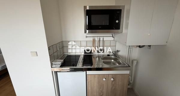 Location Studio meublé 28.15 m² - Montigny-le-bretonneux 78180