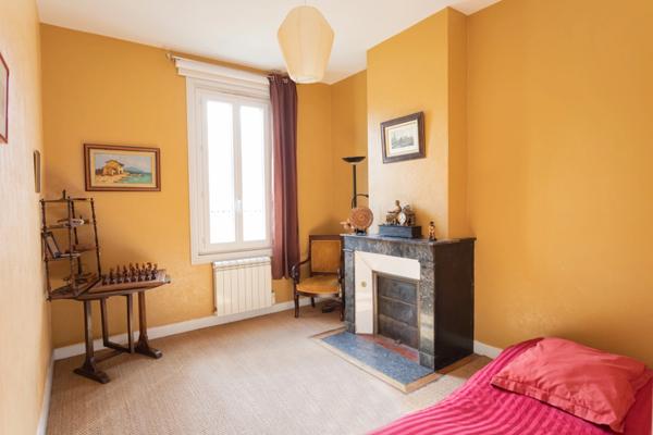 Maison de ville XIXe siècle – 5 chambres – 185 m² – Rochefort centre