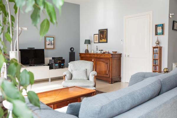 Maison de ville XIXe siècle – 5 chambres – 185 m² – Rochefort centre