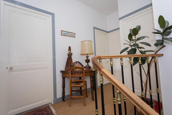 Maison de ville XIXe siècle – 5 chambres – 185 m² – Rochefort centre