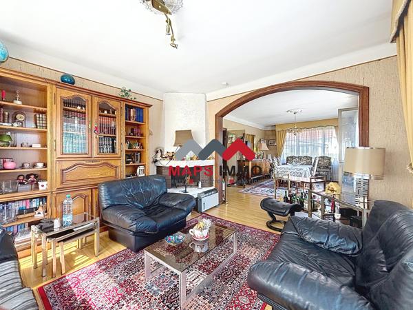 Maison
                                                                                                                                                                                                                                                                                                                        8 pièce(s)                                                                                                                                                                                                          6 chambre(s)                                                                                                                                                                                                          203  m²