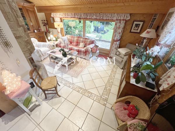 Chalet 9 pièce(s) 4 chambre(s) 147 m²