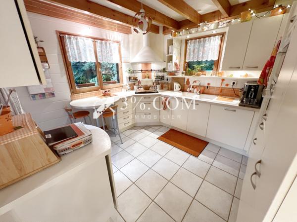 Chalet 9 pièce(s) 4 chambre(s) 147 m²